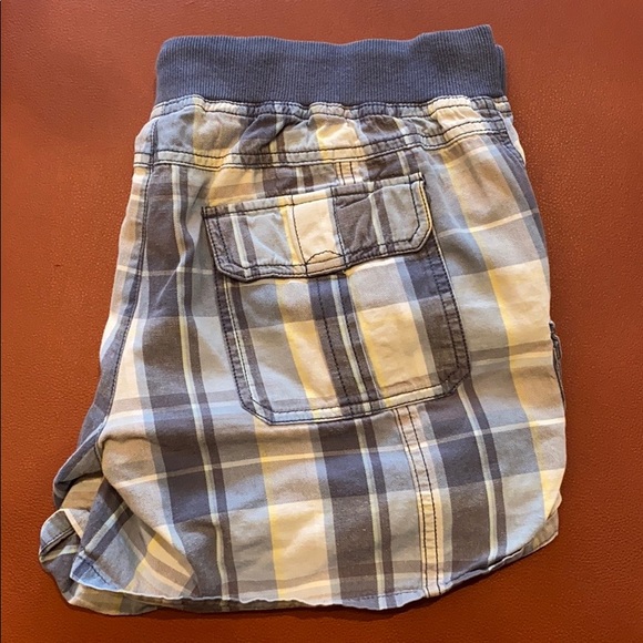 Garage Shorts - Picture 2 of 7